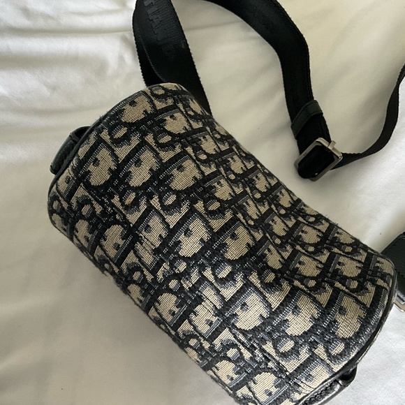 Bag - Picture 1 of 3